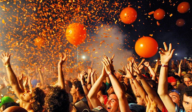 summermusicfestivalwallpaperphotosluggageonlinescenery 1432635057704